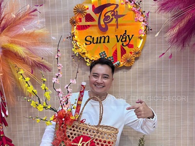 Backdrop Tết sum vầy pháo bông và cành đào Hottrend [2026 - Tâm Nguyễn Decor] CC-TET-2602