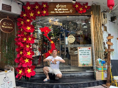 Cổng hoa cờ và bản đồ Việt Nam - Toàn vẹn lãnh thổ [2026 - Tâm Nguyễn Decor] CC-KHAC-11