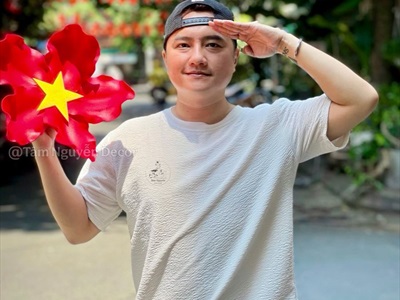 Cổng hoa cờ và bản đồ Việt Nam - Toàn vẹn lãnh thổ [2026 - Tâm Nguyễn Decor] CC-KHAC-11