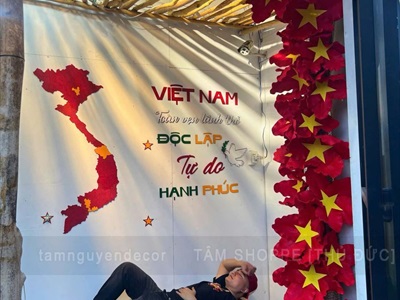 Cổng hoa cờ và bản đồ Việt Nam - Toàn vẹn lãnh thổ [2026 - Tâm Nguyễn Decor] CC-KHAC-11