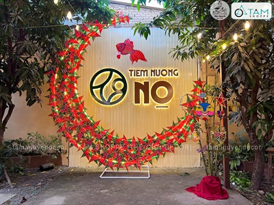 Thi công Vầng trăng khuyết khổng lồ 3m9 - Thắp sáng mùa Trăng tại Tiệm Nướng Nọ [2024 - Tâm Nguyễn Decor] CC-TRUNGTHU-2407
