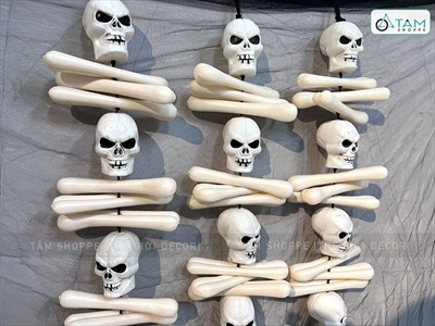 Dây treo Halloween đầu lâu nhựa xương chéo dài 110cm DTR-HLW-03