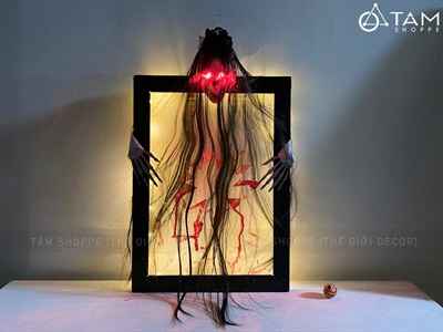 Tranh gỗ Halloween ma nữ kính bể có đèn [30x45cm - sẵn pin] TRANHGO-09