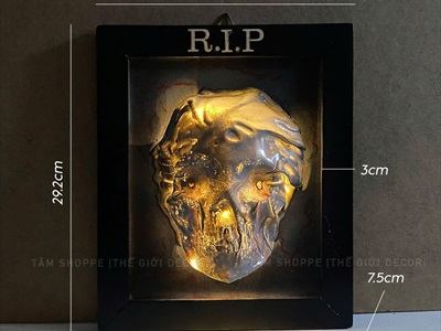 Tranh gỗ Halloween RIP đầu lâu xám có đèn [25x30cm - sẵn pin] TRANHGO-10