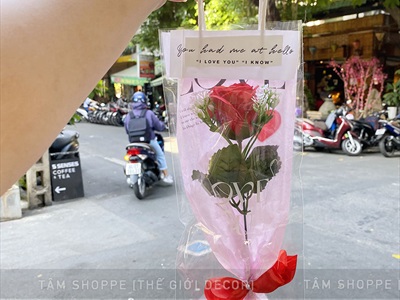 Bó 1 bông hồng sáp đỏ giấy kiếng chữ LOVE [Tặng Sticker - Gói đẹp] HOASAP-07