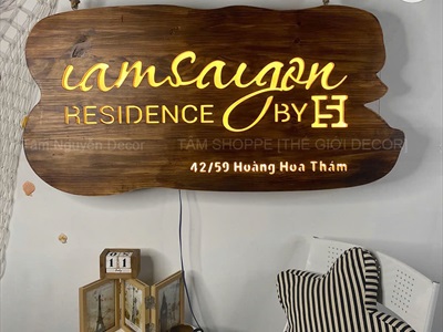 Bảng hiệu gỗ đèn Led bo viền uốn lượn [Rustic - Theo yêu cầu] YC-BANGHIEU-14