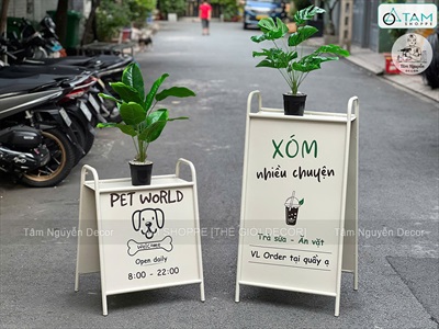 Bảng hiệu Standee sắt chữ A có kệ để hoa [Chắc chắn - Theo yêu cầu] YC-BANGHIEU-19