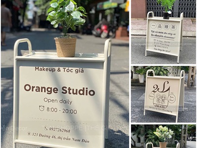 Bảng hiệu Standee sắt chữ A có kệ để hoa [Chắc chắn - Theo yêu cầu] YC-BANGHIEU-19