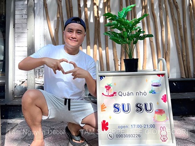 Bảng hiệu Standee sắt chữ A có kệ để hoa [Chắc chắn - Theo yêu cầu] YC-BANGHIEU-19