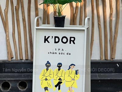 Bảng hiệu Standee sắt chữ A có kệ để hoa [Chắc chắn - Theo yêu cầu] YC-BANGHIEU-19