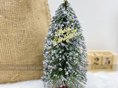 Cây thông Noel lá cước để bàn đế nhựa đỏ [2 kiểu - Cao 30cm] X-TREE-47