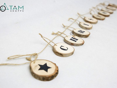 Dây banner chữ Christmas lát gỗ tròn 2 sao [Tự nhiên - thủ công] BANER-NOEL-03