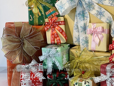 Hộp quà trang trí Noel nơ ruy băng vải xịn [Làm sẵn - Nhiều cỡ/màu] HOPQUA-01