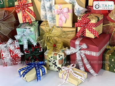 Hộp quà trang trí Noel nơ ruy băng vải xịn [Làm sẵn - Nhiều cỡ/màu] HOPQUA-01