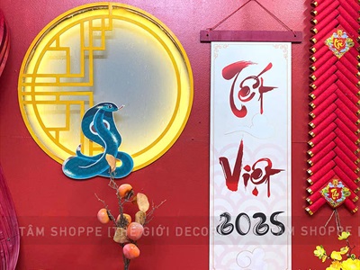 Tranh gỗ decal khánh thư pháp chữ Tết Việt 2025 [38x98cm - Số đổi theo năm] TRANHGO-04