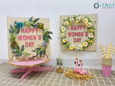 Tranh gỗ vuông Happy Women's day vòng hoa có đèn [Kèm đế - 30x30cm] TRANHGO-05