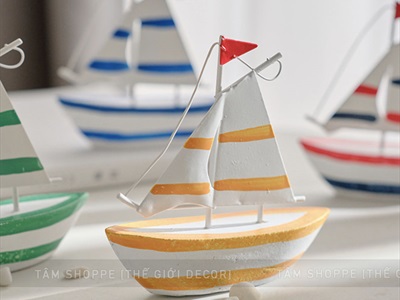 Mô hình thuyền buồm sọc màu mini để bàn [Vẽ tay - 5 màu] THUYEN-04