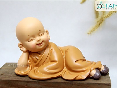 Bộ 02 tượng chú tiểu nằm ngủ [Cỡ trung/ Áo vàng] CHUTIEU-01